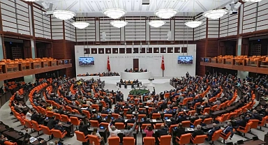 İzmirli iki vekil listede