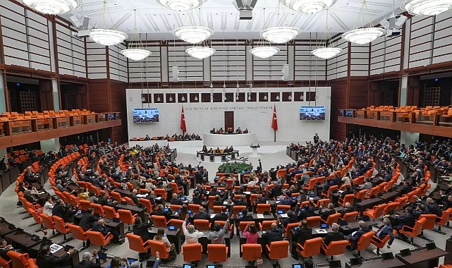 İzmirli iki vekil listede