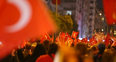 Karabağlarda coşkulu Cumhuriyet Korteji