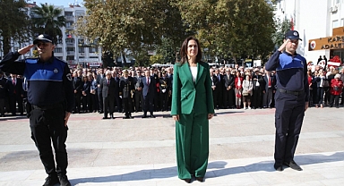 Karşıyaka’da Cumhuriyet Bayramı gururla kutlanıyor!
