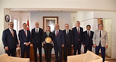 Karşıyaka yeni Cumhuriyet Başsavcısı Halil Sezgin göreve başladı