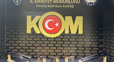 Ödemiş'te Sentetik Ecza ve Silah Ele Geçirildi