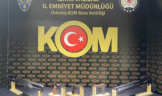 Ödemiş'te Sentetik Ecza ve Silah Ele Geçirildi