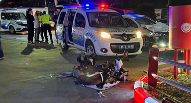Otomobilin çarptığı motosikletli kurye hayatını kaybetti