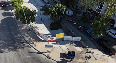 152 yıllık demir yolunun beton dökülerek kapatıldı
