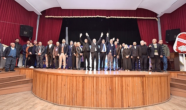 AK Parti Foça İlçe Kongresi yapıldı