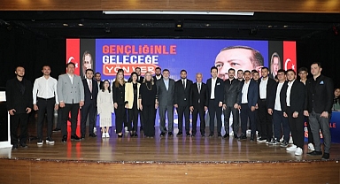 AK Parti İzmir’den gençlere yönelik önemli mesajlar!