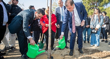 Başkan Tugay, bal ormanına fidan dikti