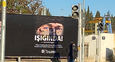 Buca’da Atatürk afişlerine çirkin saldırı