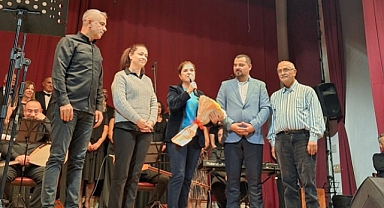 Çeşme Belediyesi Türk Halk Müziği Korosu Büyüledi