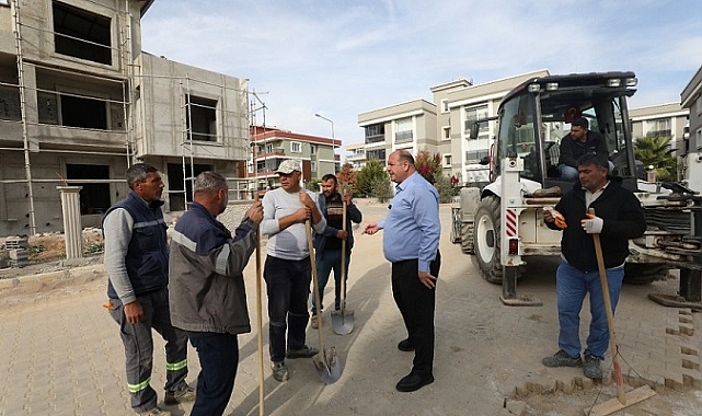 Çiçek, hizmetleri yerinde takip ediyor.