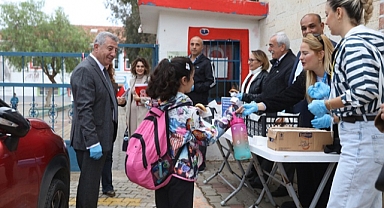 Güzelbahçe Belediyesi’nden Çocuklara Okul Sürprizi