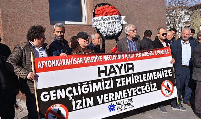 "İçkili yer bölgesi kararı" protesto edildi