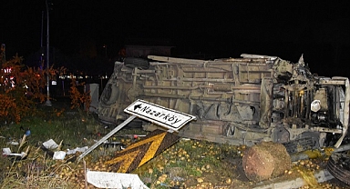 İzmir'de Kamyon Dehşeti: 3 Ölü, 7 Yaralı