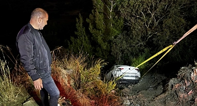 İzmir'de uçuruma düşen otomobilin sürücüsü yaralandı