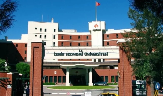 İzmir Ekonomi Üniversitesi'nde yetersiz kütüphane imza toplattı