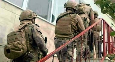 İzmir merkezli FETÖ operasyonunda 49 şüpheli gözaltında