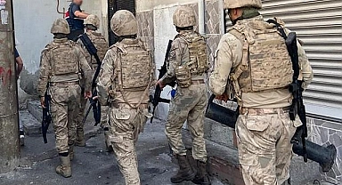 İzmir merkezli terör operasyonunda 12 şüpheli yakalandı