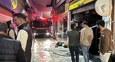 Kardeşini dükkanda benzin döküp yakarak öldürdü