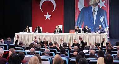 Konak Belediye Meclisi’nden kayyum tepkisi