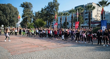Konaklı kadınlar açık havada zumba ile stres attı