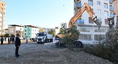 Metruk Binaların Yıkımı ile Çiğli'de Trafik Rahatlıyor