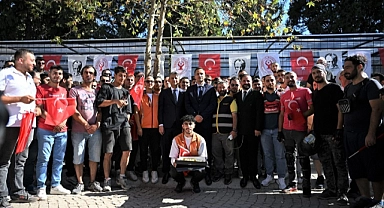Moto kuryelerden Başkan Eşki’ye teşekkür ziyareti