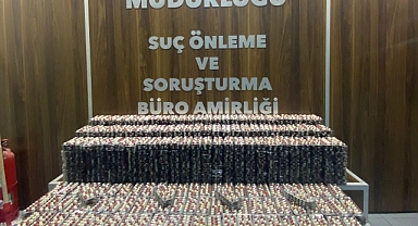 Yoldaki koliden uyuşturucu çıktı
