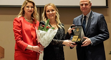 Başkan Mutlu'ya İZİKAD'dan Kadın İstihdamı Ödülü