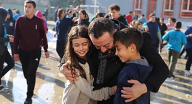 Başkan Turan çocukların yeni yıl sevincine ortak oldu