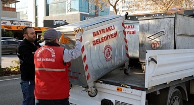 Bayraklı’da çöp konteynerleri yenileniyor