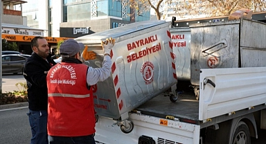 Bayraklı’da çöp konteynerleri yenileniyor