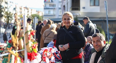 Buca Belediyesi'nden Yeni Yıl Hediyelik Eşya Pazarı