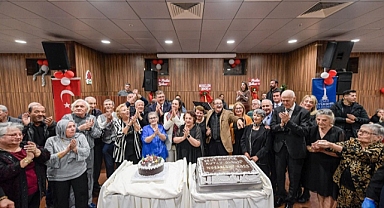 Huzurevinde yeni yıla merhaba buluşması