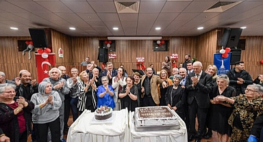 Huzurevinde yeni yıla merhaba buluşması