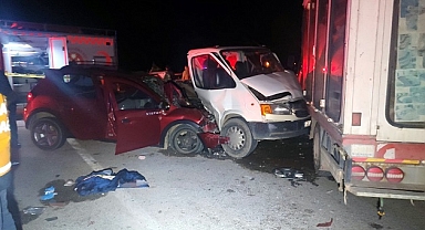 İzmir'de Feci Kaza:2 ölü 4 yaralı