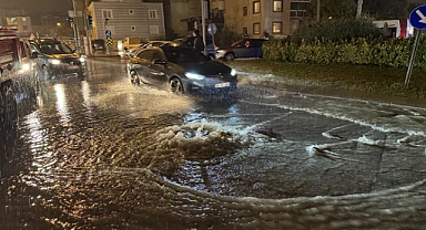 İzmir'de sağanak etkili oldu