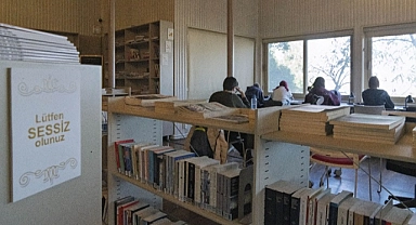 İzmir’in kütüphaneleri binlerce genci ağırlıyor