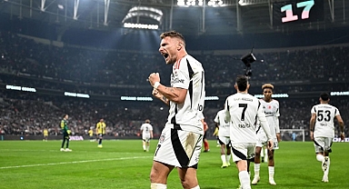 Kara Kartal Yüksek Uçtu