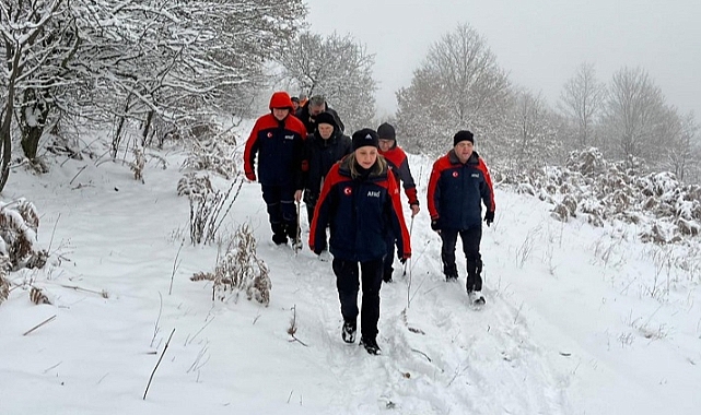 Kayıp olarak aranan kişi ormanda bulundu