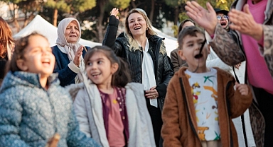 Konak’ta yeni yıl coşkusu kermeslerle devam ediyor