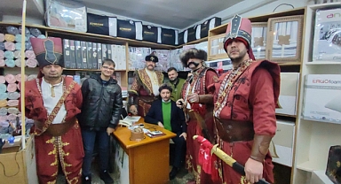 Mehter takımlı sürpriz doğum günü kutlaması