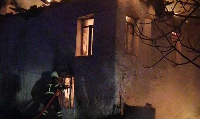 Muğla'da evde çıkan yangında yaşlı çift öldü