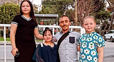 O bir sanatçı, o bir engelli boyu minik, yüreği dev adam.