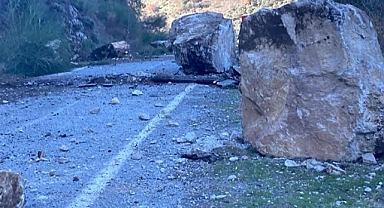 Ödemiş-Köşk kara yolu heyelan nedeniyle kapandı