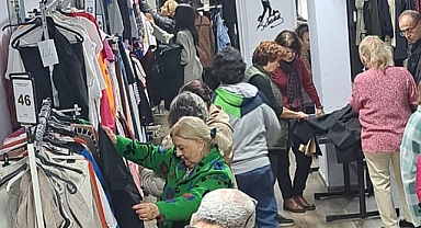 Satış geliri öğrenciler için olunca giysiler kapışılıyor
