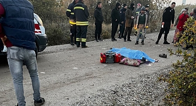 Traktör römorkunun altında kalan kişi öldü