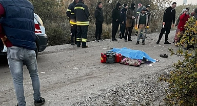 Traktör römorkunun altında kalan kişi öldü