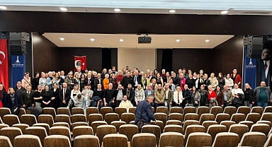 Türkçe Eğitim Bayramı İzmir'de Coşkuyla kutlandı.