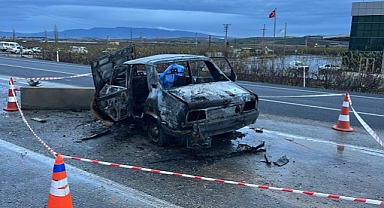 Yanan otomobildeki karı koca öldü